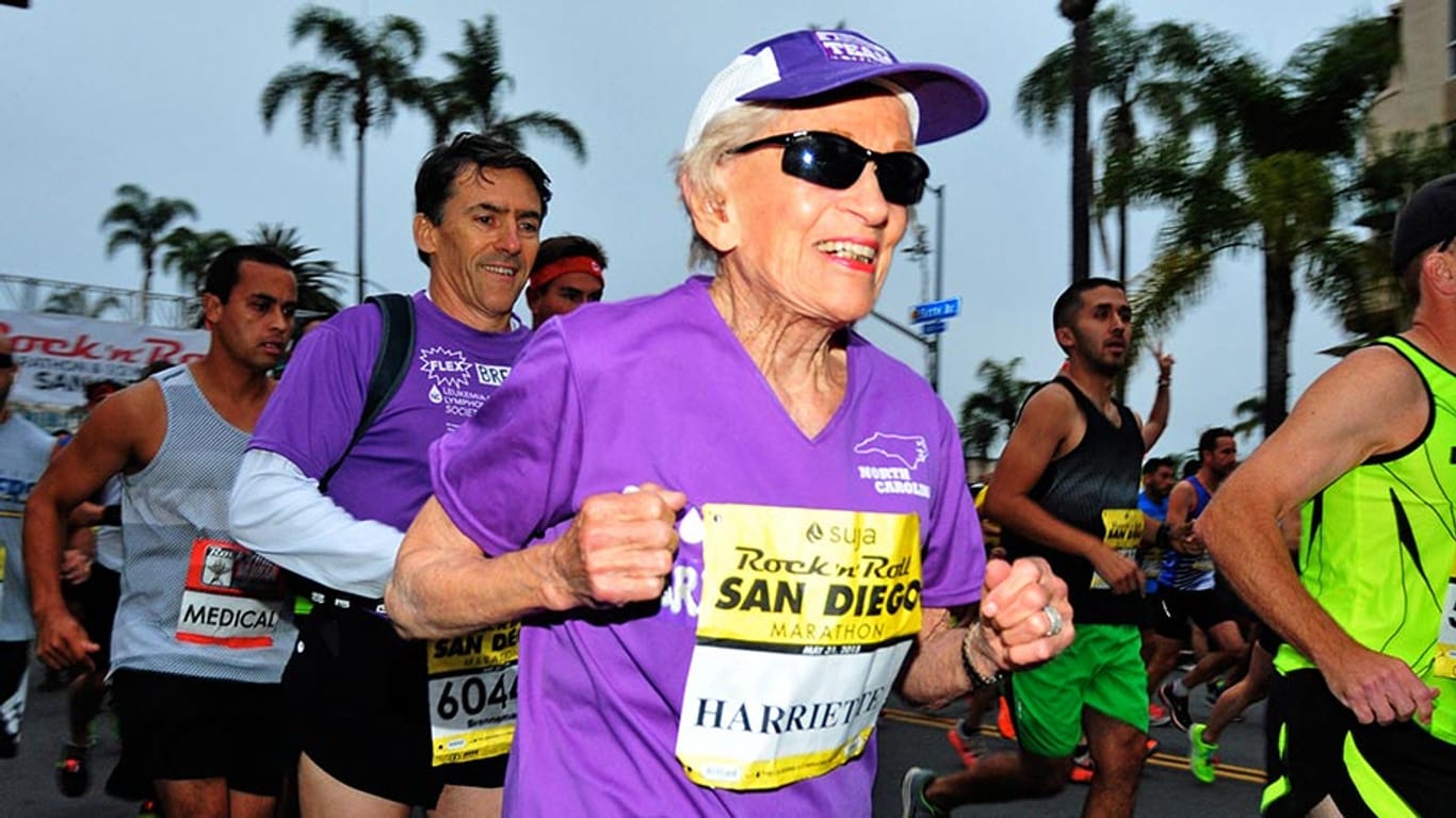 Marathonläuferin Harriette Thompson ist mit ihren 92-Jahren fit wie ein Turnschuh.