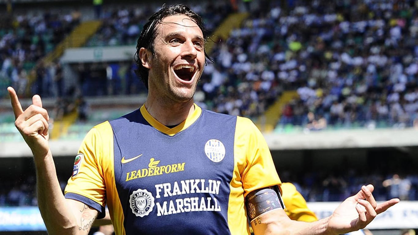 Luca Toni hat auch mit 38 Jahren noch nichts verlernt.