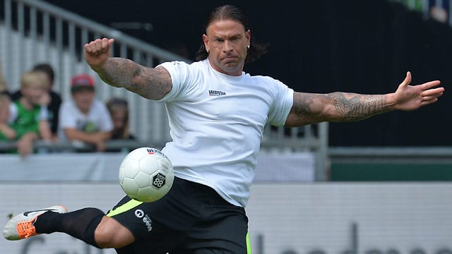 Bremens früherer Keeper Tim Wiese beim Abschiedsspiel von Werder-Legende Ailton. Bremens früherer Keeper Tim Wiese beim Abschiedsspiel von Werder-Legende Ailton.