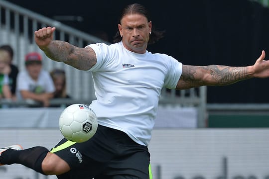 Bremens früherer Keeper Tim Wiese beim Abschiedsspiel von Werder-Legende Ailton.
