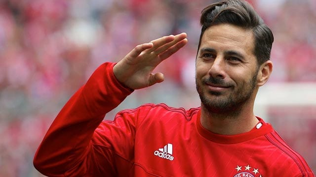 Claudio Pizarro spielte in seiner Karriere bisher für Deportivo Pesquero, Alianza Lima, Werder Bremen, FC Chelsea und den FC Bayern.