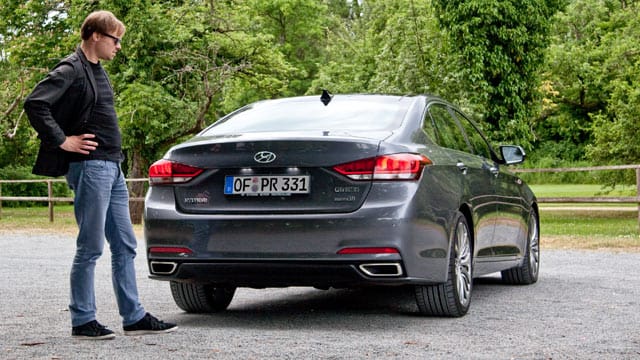 Genau hinschauen: Der seltene Hyundai Genesis ist eine Oberklasse-Limousine aus Korea.