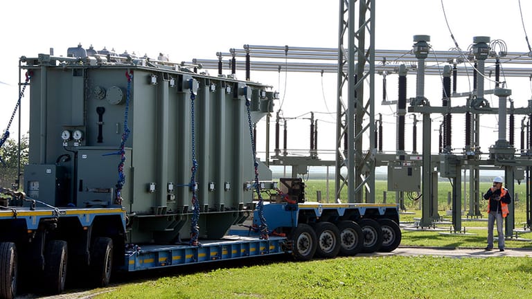 Sogenannte Transformatoren sollen an der deutsch-tschechischen Grenze den Stromfluss steuern.