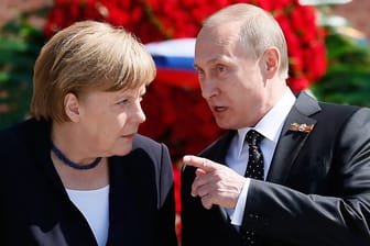 Angela Merkel und Waldimir Putin bei sind sich über die Vorgänge in der Ukraine und auf der Krim ganz und gar nicht einig.