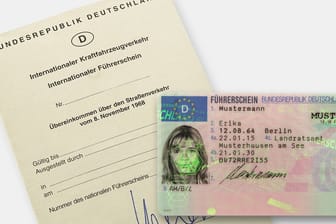 Internationaler Führerschein: Beim Beantragen müssen Sie Personalausweis oder Reisepass, Ihren EU-Kartenführerschein und ein biometrisches Passbild mitbringen.