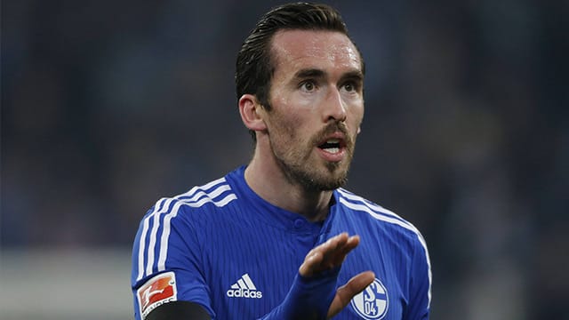 Die Zeit von Christian Fuchs beim FC Schalke 04 nimmt ein unschönes Ende. Die Zeit von Christian Fuchs beim FC Schalke 04 nimmt ein unschönes Ende.