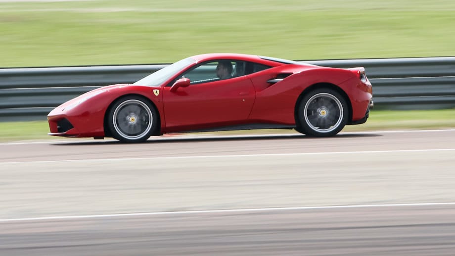 204.411 Euro kostet der neue Ferrari 488 GTB.