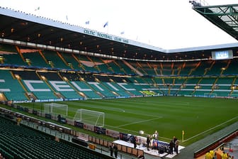 Im Celtic Park wird es künftig wieder Stehplätze geben.