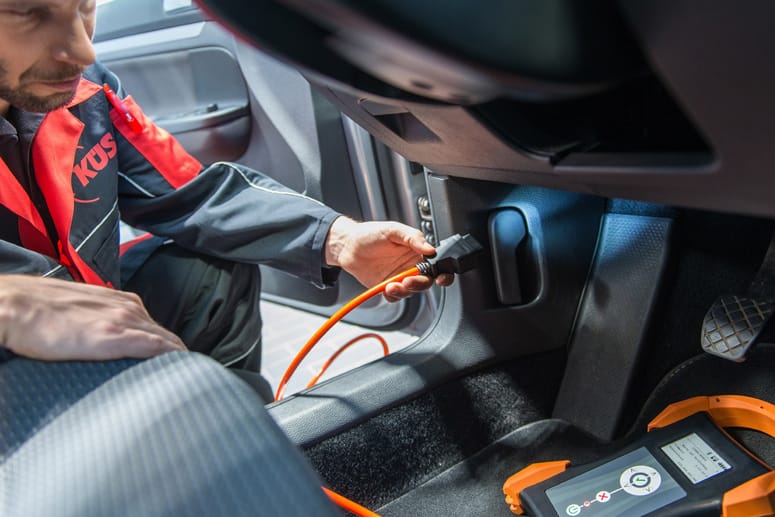 Mit dem HU-Adapter werden jetzt auch die elektronischen Assistenz- und Sicherheitssysteme geprüft.