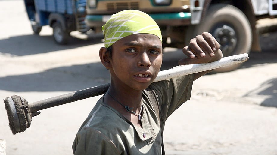 Wo Kinder in Indien arbeiten: Steinbrüche, Tee-Stände, Felder