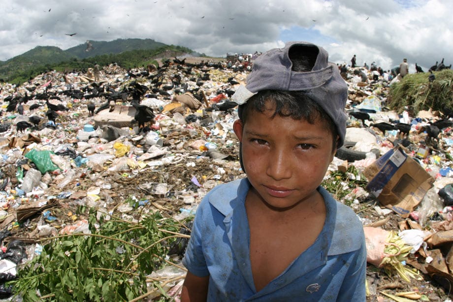 Kinderarbeit: Auch in Honduras arbeiten Kinder oft auf giftigen Müllhalden. Sie sichern durch ihre Arbeit das Überleben der Familie.