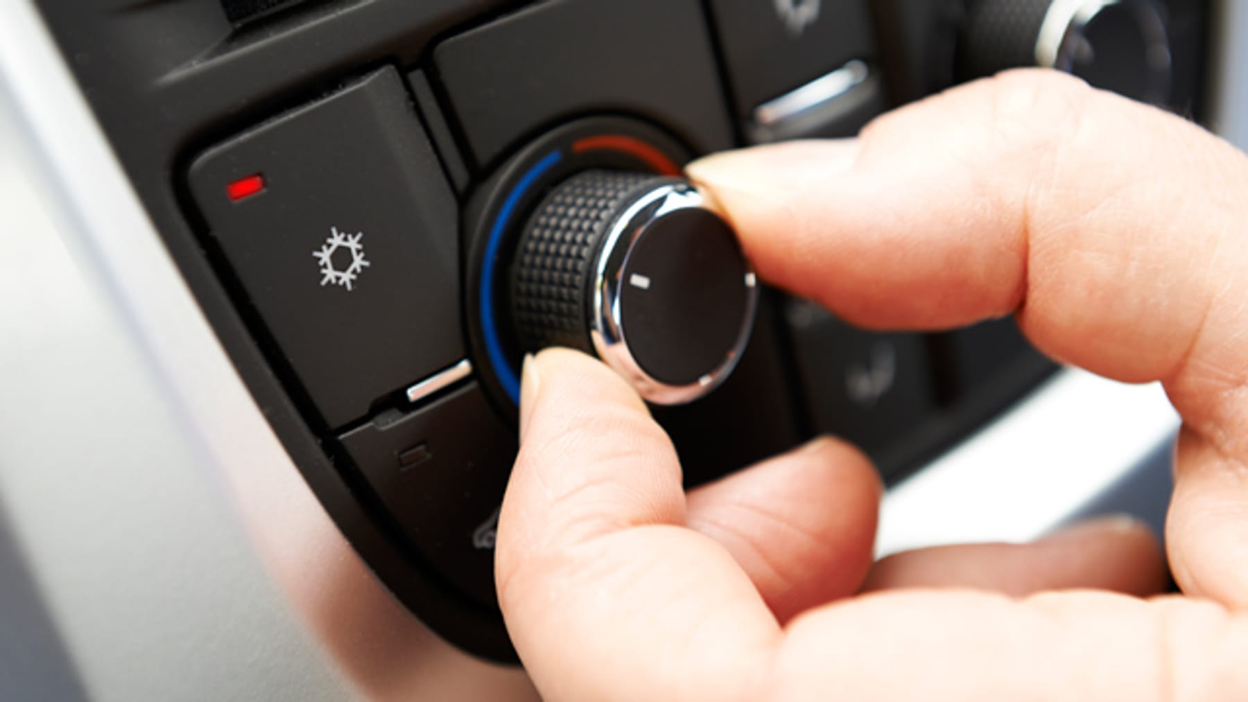 Klimaanlage im Auto kühlt nicht: Daran kann es liegen