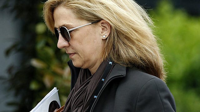 Die spanische Infantin Cristina behautet, von sich aus auf den Herzoginnen-Titel verzichtet zu haben.
