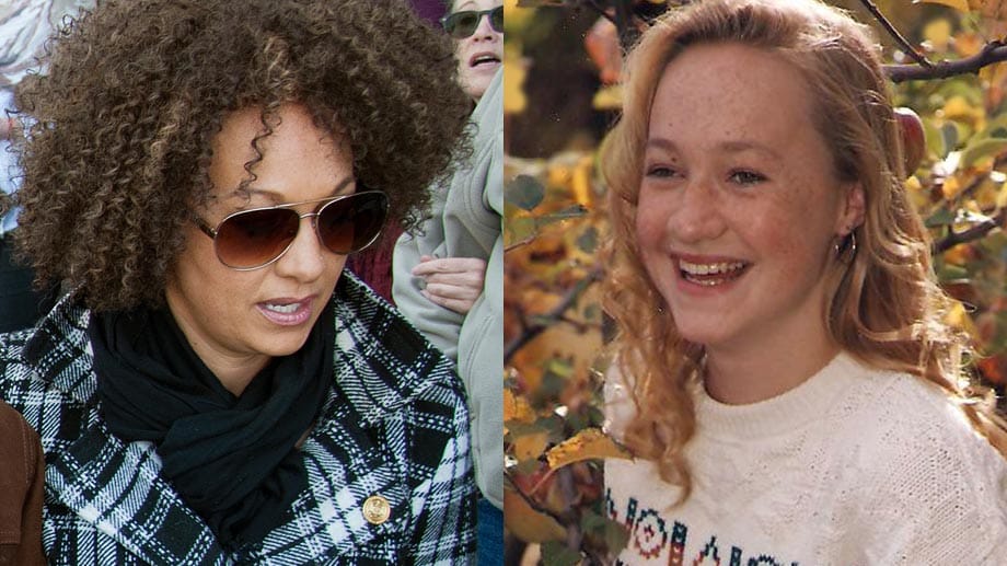 Ein Foto von Rachel Dolezal als schwarze Bürgerrechtsaktivistin (li.) - und ein Bild mit etwa 15 Jahren, das ihre Eltern veröffentlicht haben.