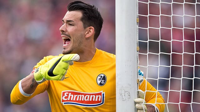 Torwart Roman Bürki wechselt vom SC Freiburg zu Borussia Dortmund. Torwart Roman Bürki wechselt vom SC Freiburg zu Borussia Dortmund.