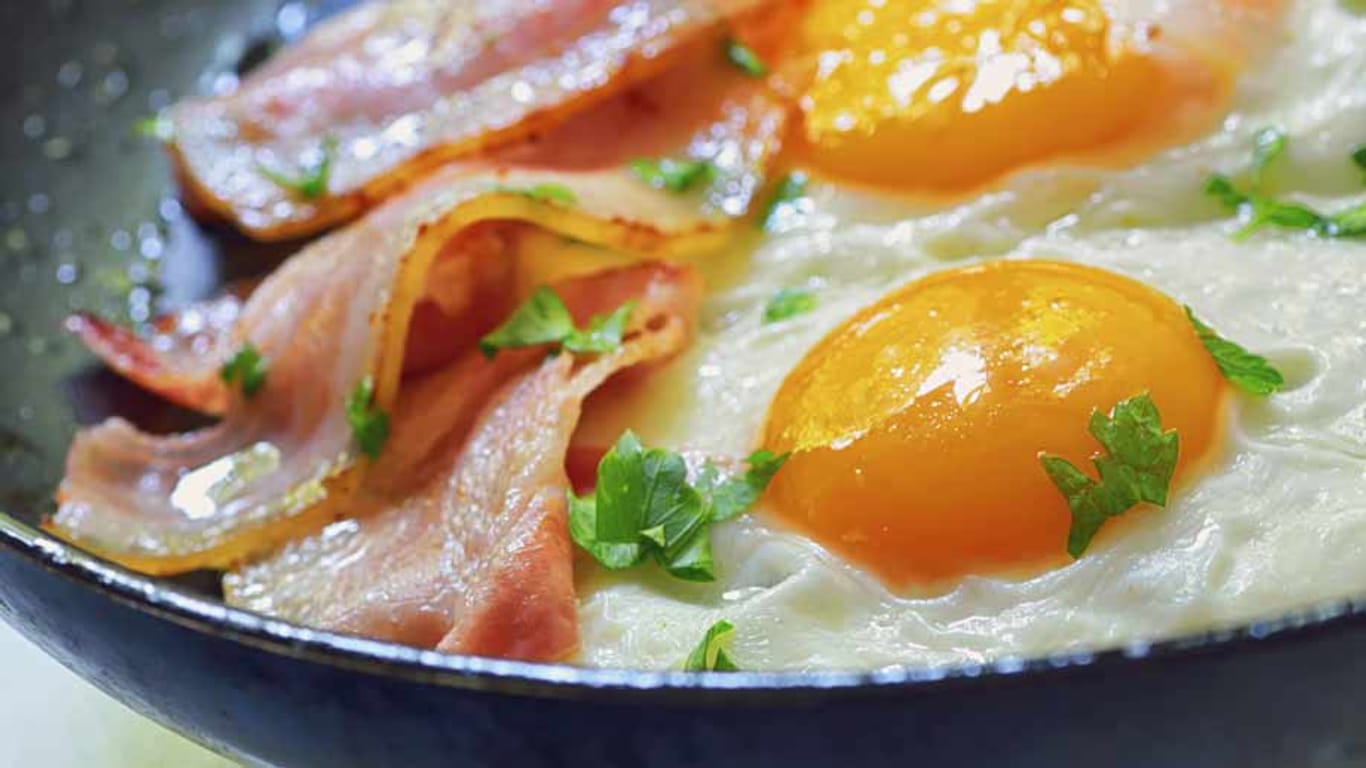 Eier und Schinken sollten bei Menschen mit hohen Cholesterinwerten besser nicht so oft auf dem Teller landen.