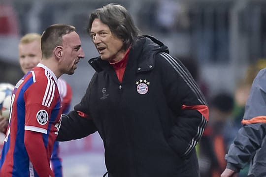 Franck Ribéry (li.) vertraut weiterhin seinem langjährigen Arzt Hans-Wilhelm Müller-Wohlfahrt (re.).