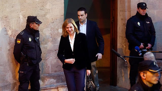 Cristina de Borbón ist wegen Beihilfe zum Steuerbetrug in zwei Fällen angeklagt. Cristina de Borbón ist wegen Beihilfe zum Steuerbetrug in zwei Fällen angeklagt.