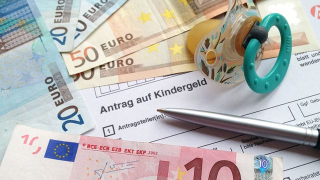 Leichte Steuerentlastungen für Arbeitnehmer und Familien beschlossen.