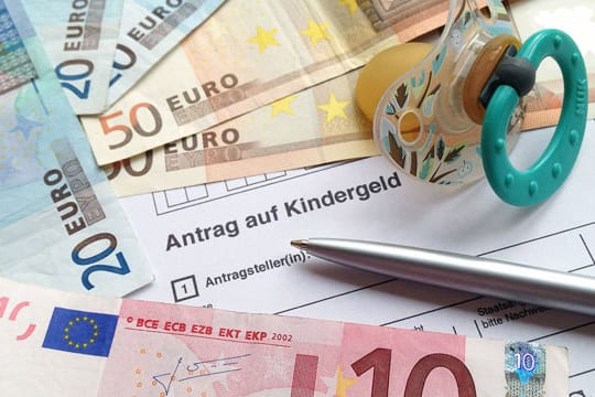 Leichte Steuerentlastungen für Arbeitnehmer und Familien beschlossen.
