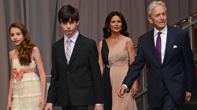 Michael Douglas mit Catherine Zeta-Jones und den Kindern Dylan (14) und Carys (12).