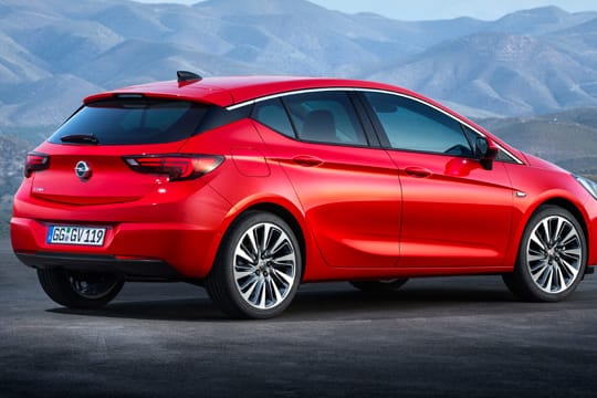 Opel Astra: Neue Motoren mit drei und vier Zylindern.