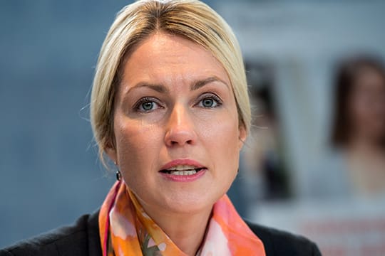 Will mehr Unterstützung für kinderlose unverheiratete Paare: Familienministerin Manuela Schwesig.