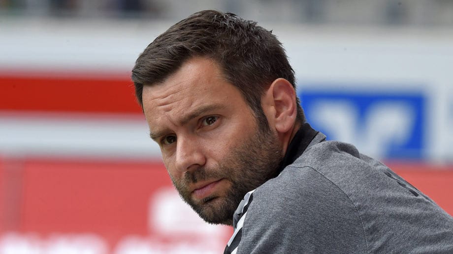 Christian Bönig wird in seiner Funktion als Teammanager freigestellt. Christian Bönig wird in seiner Funktion als Teammanager freigestellt.