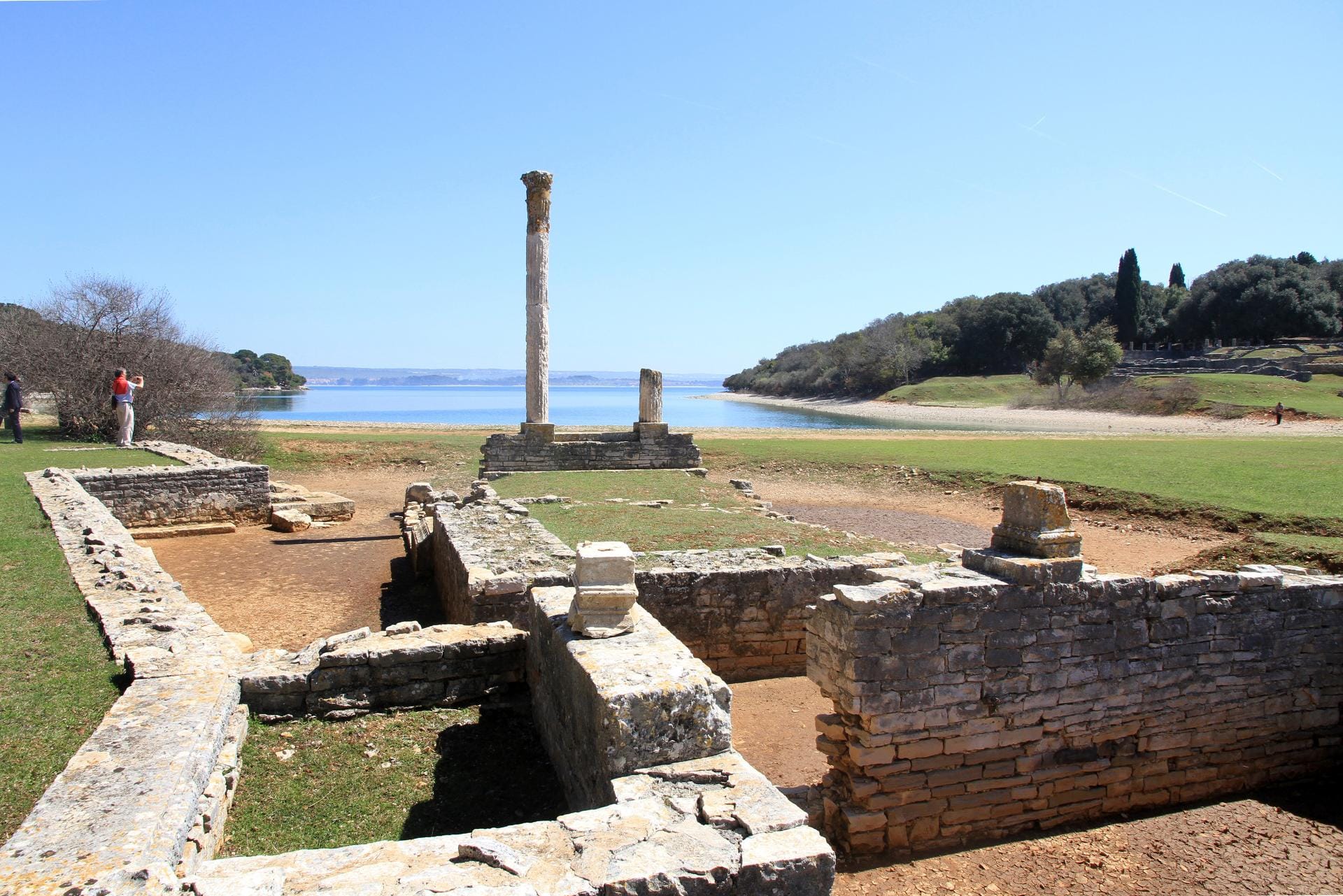 Auf der unter Naturschutz stehenden Brijuni-Inselgruppe kann man heute die alten römischen Ruinen in der Val-Catena-Bucht besichtigen.
