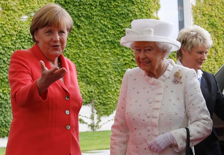 Angela Merkel empfängt die Queen im Kanzleramt.