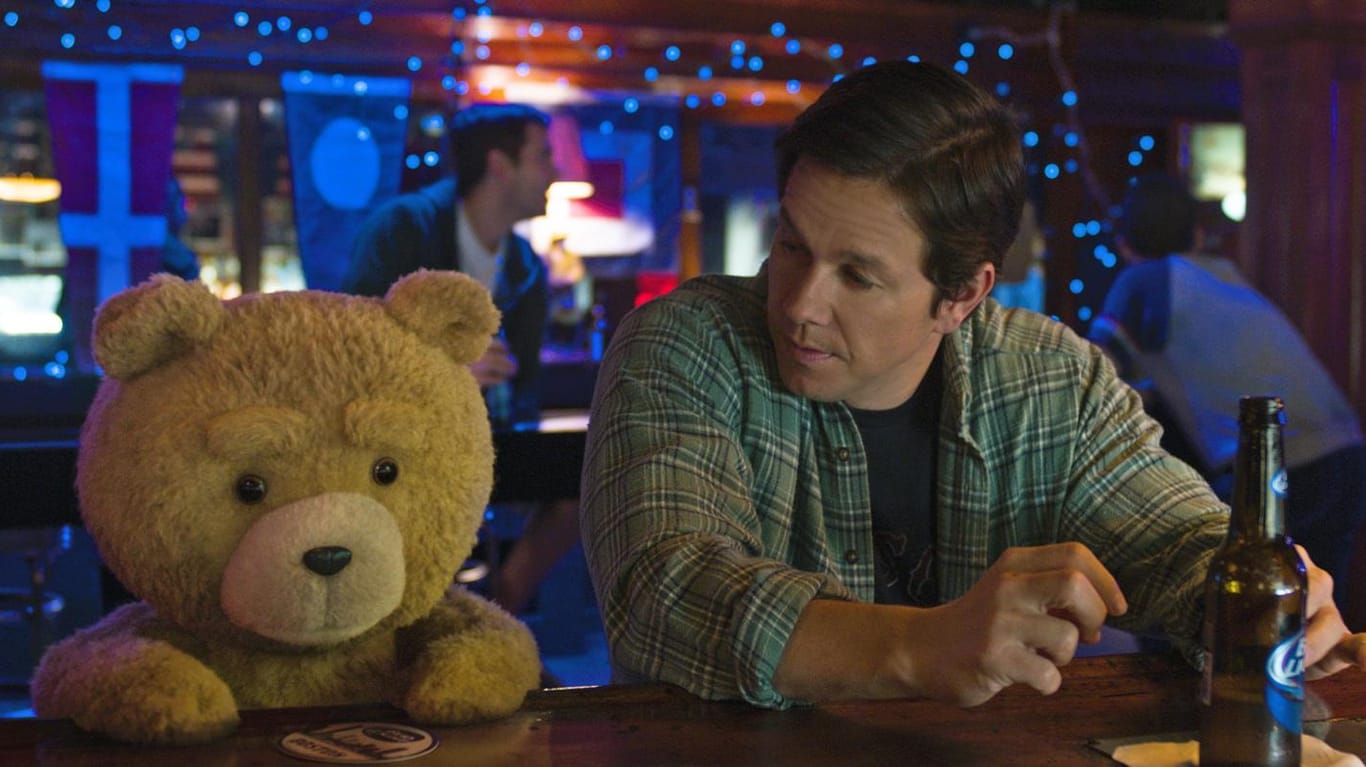 Beziehungsproblemebewältigung an der Theke: Ted und John (Mark Wahlberg).