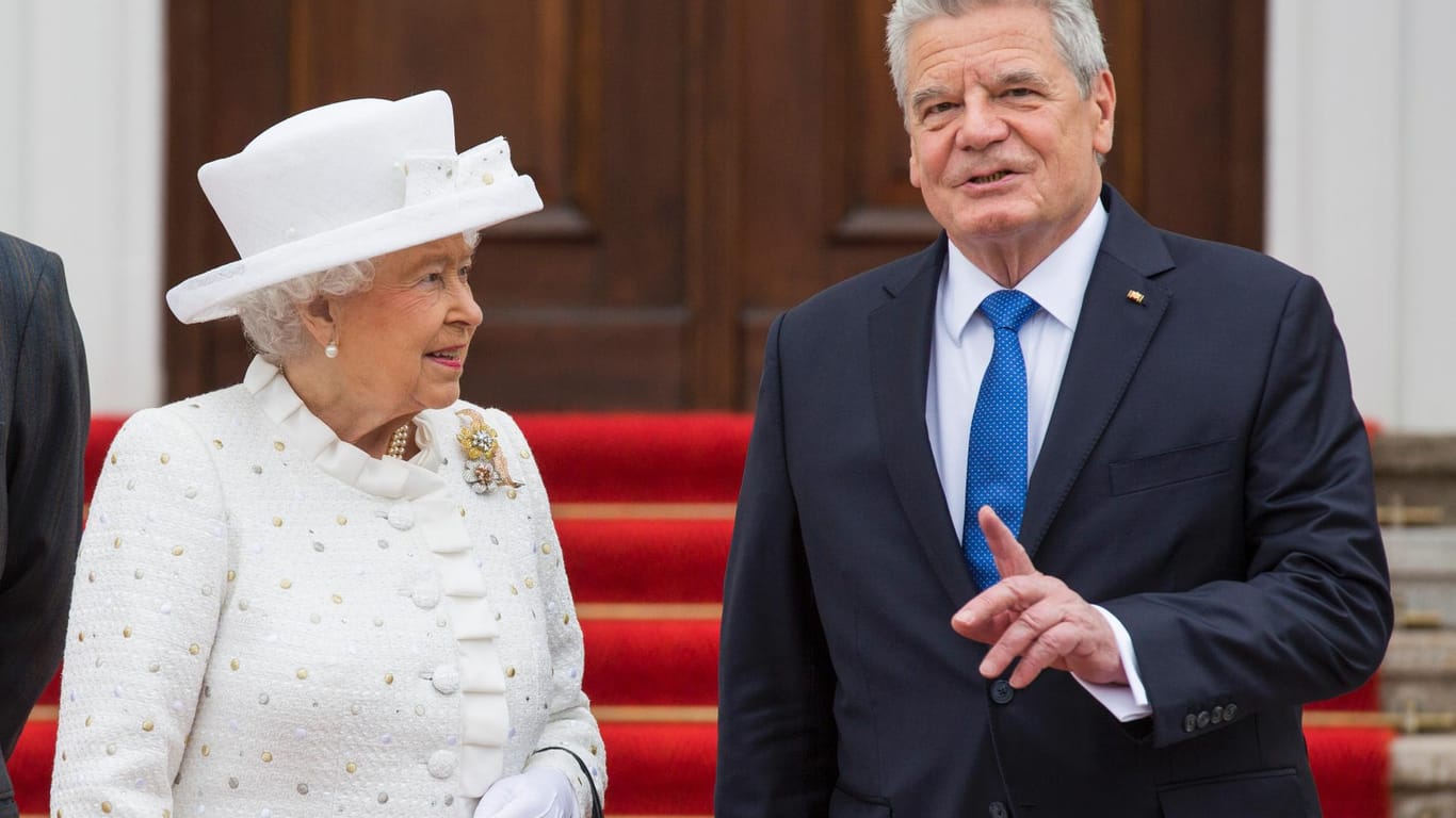 Queen Elizabeth II. und Joachim Gauck haben sich in Berlin getroffen.
