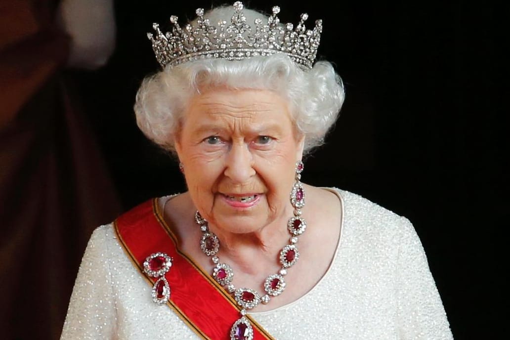 Königin Elizabeth II. bei ihrer Ankunft vor Schloss Bellevue.