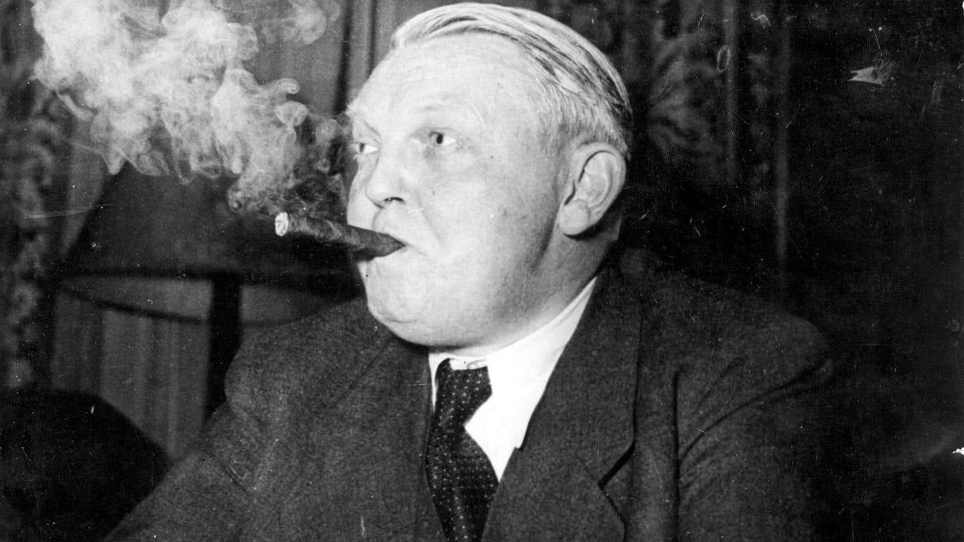 Der Mann mit der Zigarre - Wirtschaftsminister und Architekt des Wirtschaftswunders, Ludwig Erhard (1897-1977).