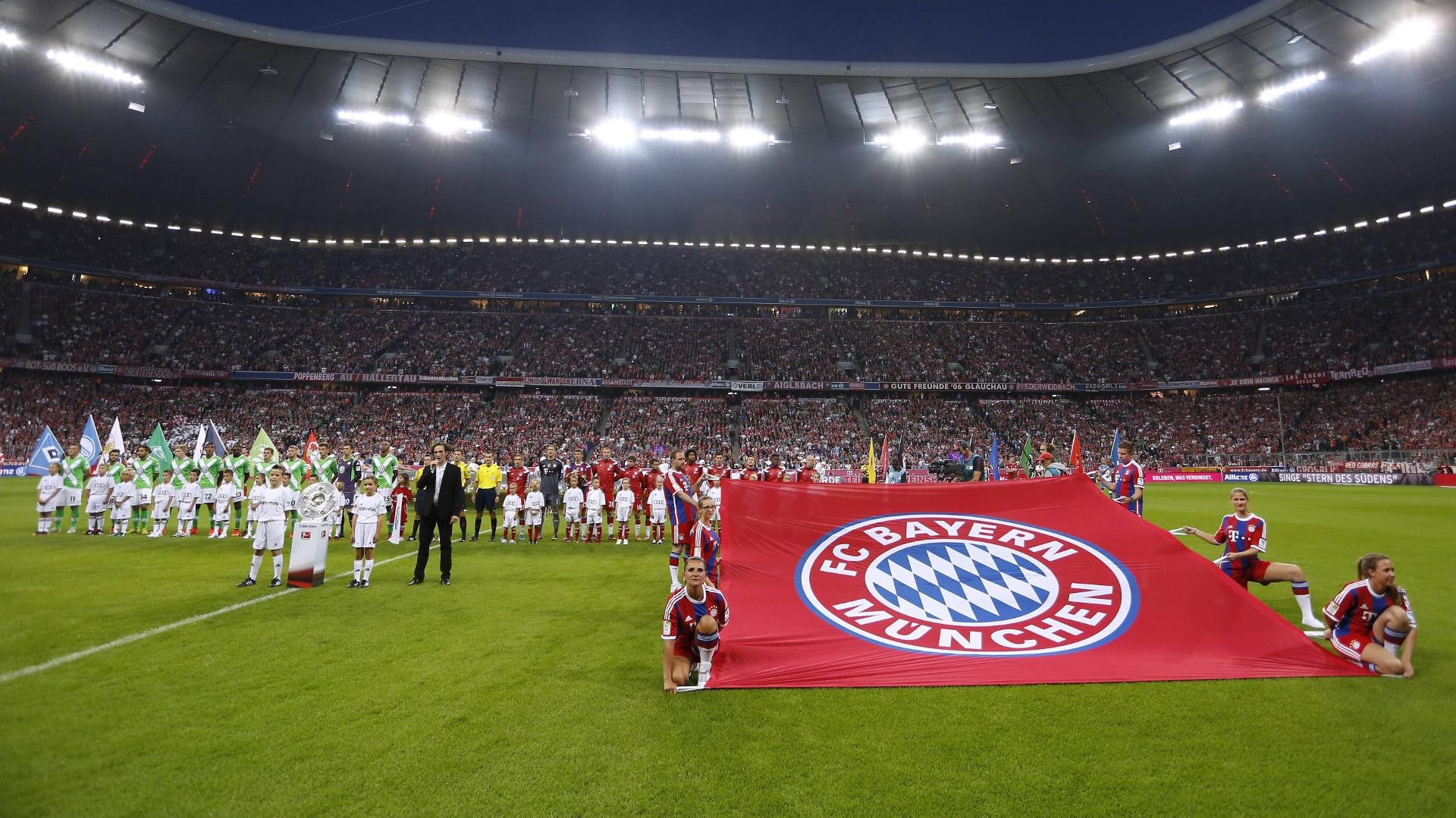 Der Auftakt der Bundesliga-Saison 2015/2016 steigt ganz sicher beim Deutschen Meister FC Bayern München. Der Auftakt der Bundesliga-Saison 2015/2016 steigt ganz sicher beim Deutschen Meister FC Bayern München.