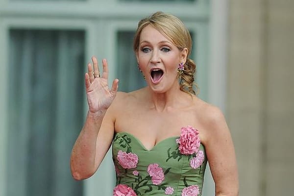 J. K. Rowling schreibt über die Ursache der schwierigen Verhältnisse von Harry Potter und seinem Onkel Vernon.