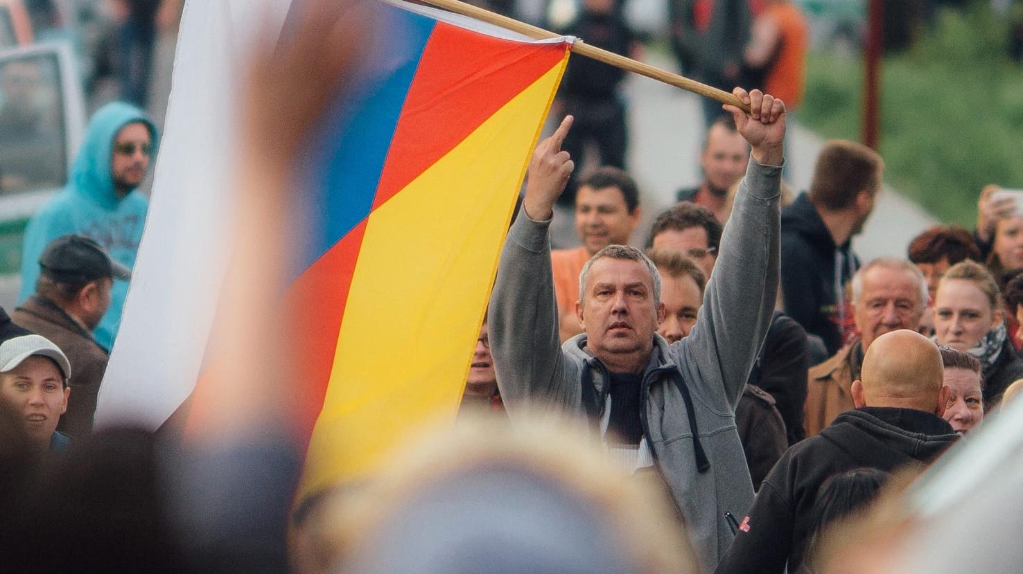 "Willkommenskultur" in Freital: Aufmarsch vor dem umstrittenen Asylbewerberheim bei Dresden.