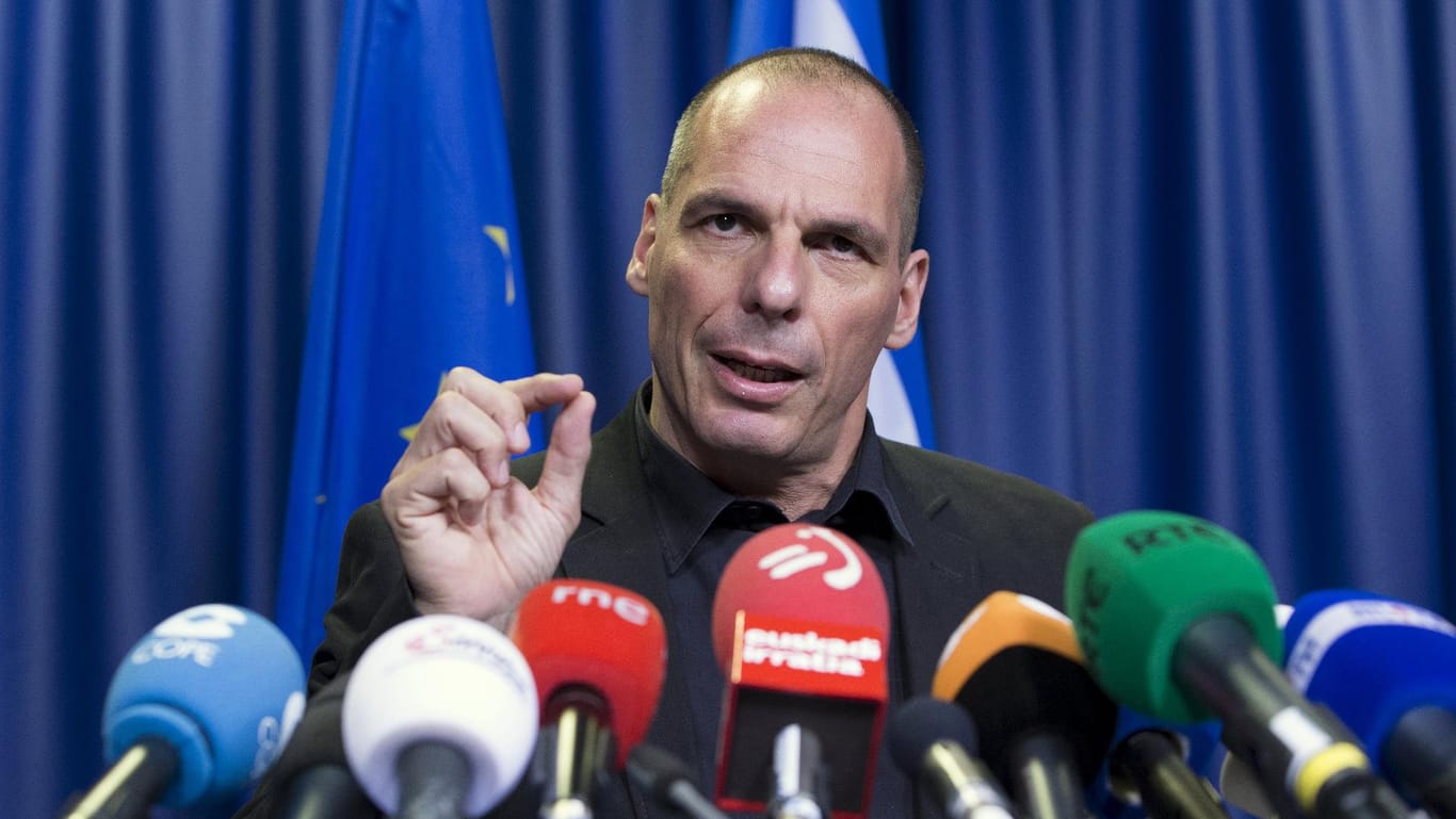 Der griechische Finanzminister Gianis Varoufakis kritisiert die Entscheidung der Eurogruppe.