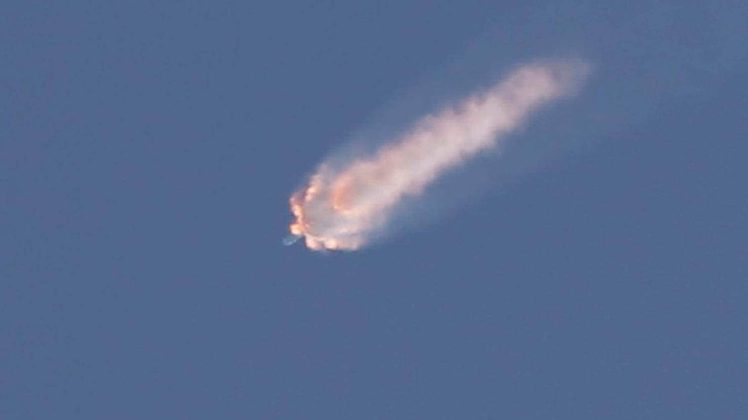 Cape Canaveral: Kurz nach dem Start explodieren Rakete und Frachter.