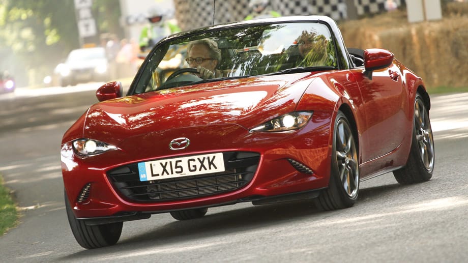 Ganz schön bescheiden: Charles Gordon-Lennox, Earl of March & Kinrara oder bekannt unter dem Namen Lord March eröffnete das diesjährige Festival of Speed mit einer Fahrt im neuen Mazda MX-5.
