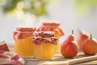 Geht schnell und schmeckt lecker: Birnenmarmelade ist ein köstlicher Aufstrich.