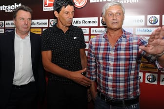 Armin Veh (re.) bei seiner Vorstellung als Eintracht-Coach.