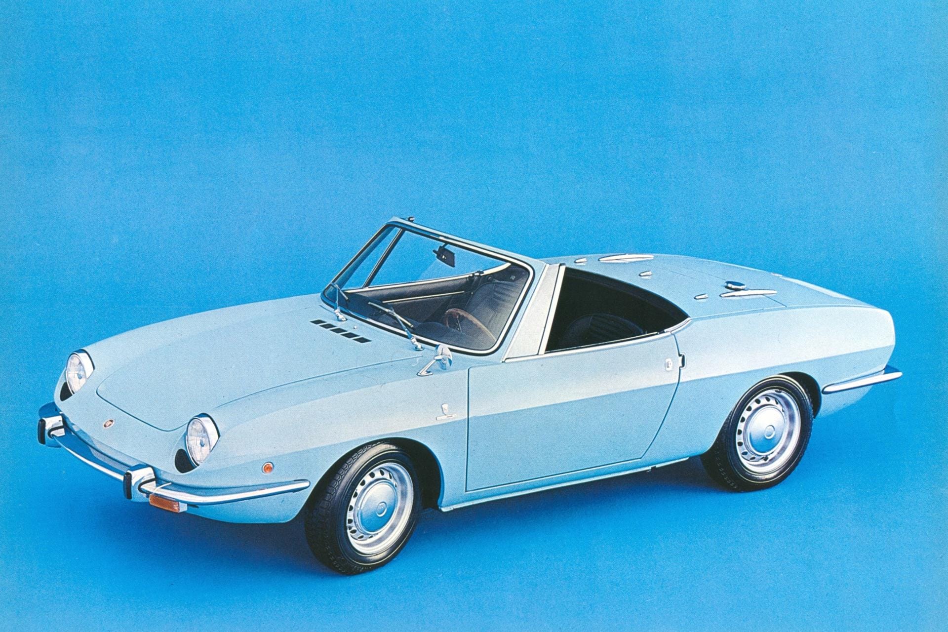 Der Fiat 850 Sport Spider (hier ein Modell ab 1968) war so erfolgreich, dass die Italiener ihm mit dem X1/9 einen Nachfolger spendierten.