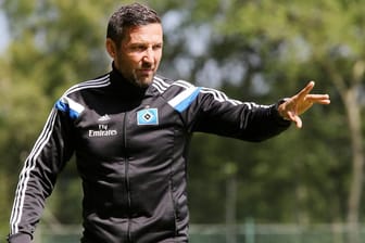 Joe Zinnbauer dirigiert das Training der Hamburger Regionalliga-Mannschaft.