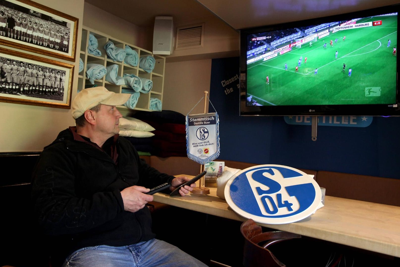 Weiterhin beliebt bei deutschen Fußballfans: Das Bundesliga-Gucken in der Kneipe.