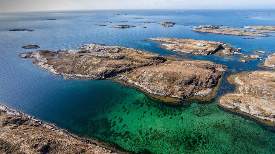 Vilderoy Island liegt vor Norwegen. Die Insel ist noch unbebaut, sodass der Käufer hier seine Wikinger-Träume Wirklichkeit werden lassen kann. Die 50.000 Quadratmeter kosten 85.000 Euro.