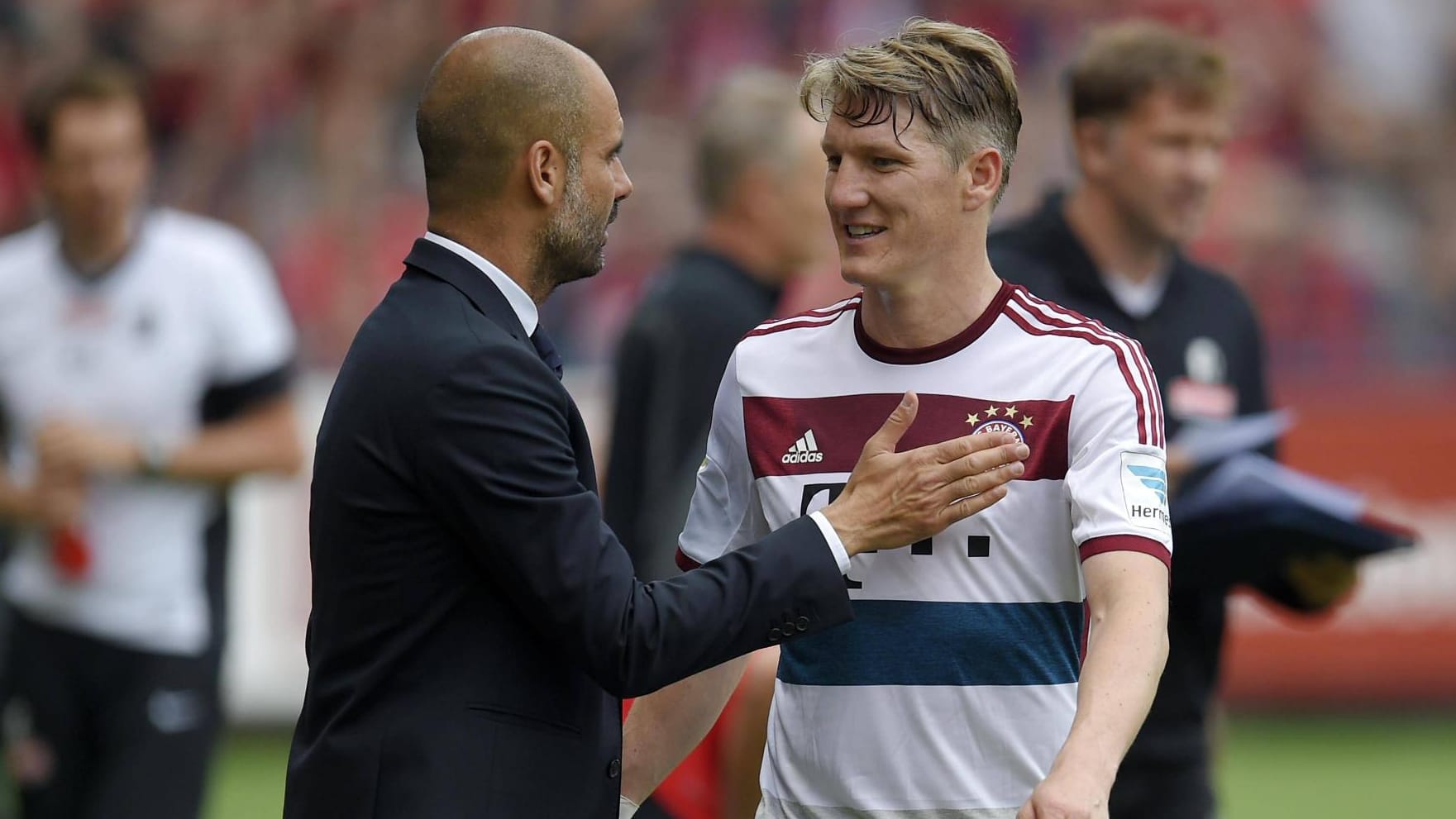 Arbeiten Pep Guardiola (li.) und Bastian Schweinsteiger weiter zusammen? Arbeiten Pep Guardiola (li.) und Bastian Schweinsteiger weiter zusammen?