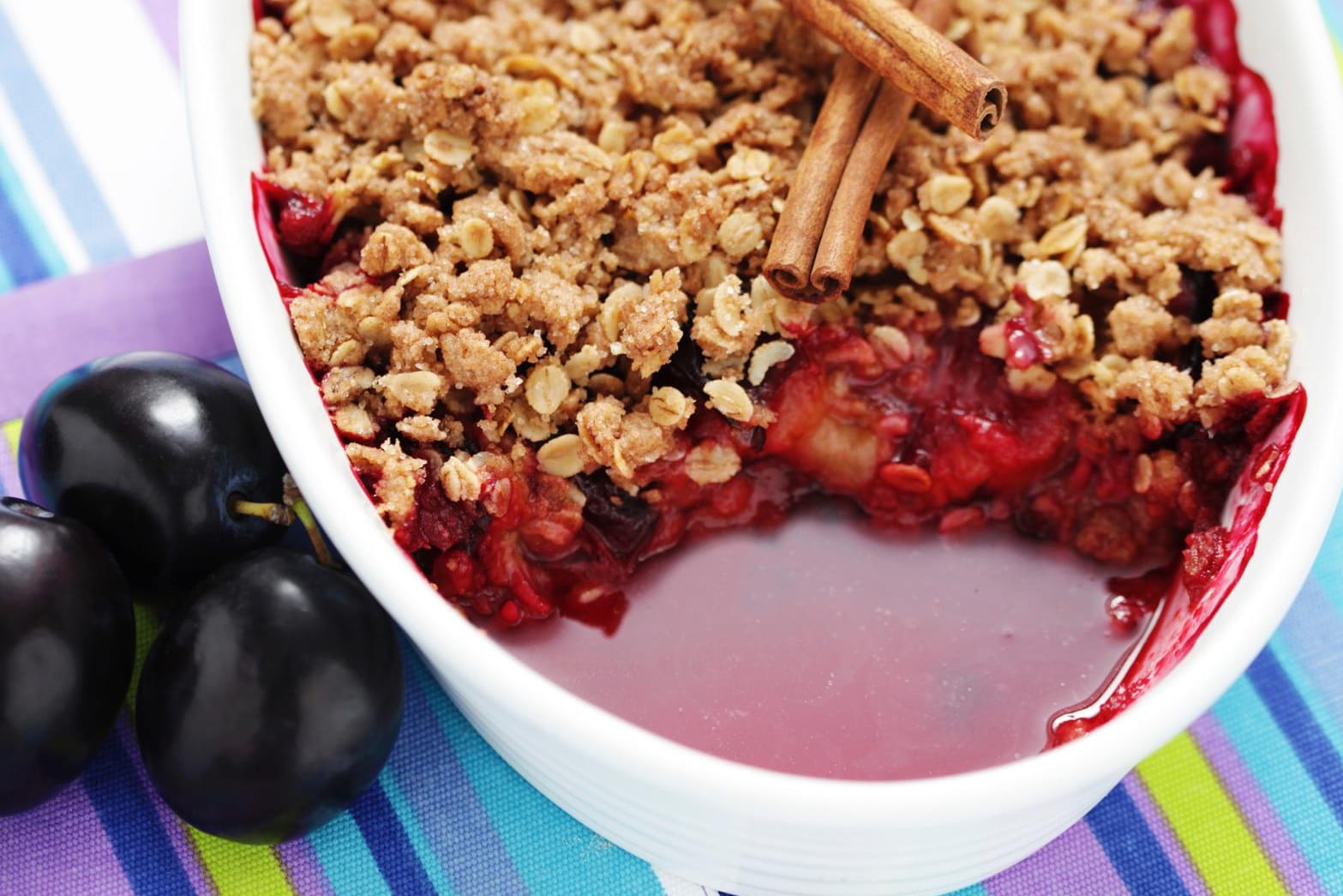 Crumble geht schnell und schmeckt gut – besonders mit Pflaumen.