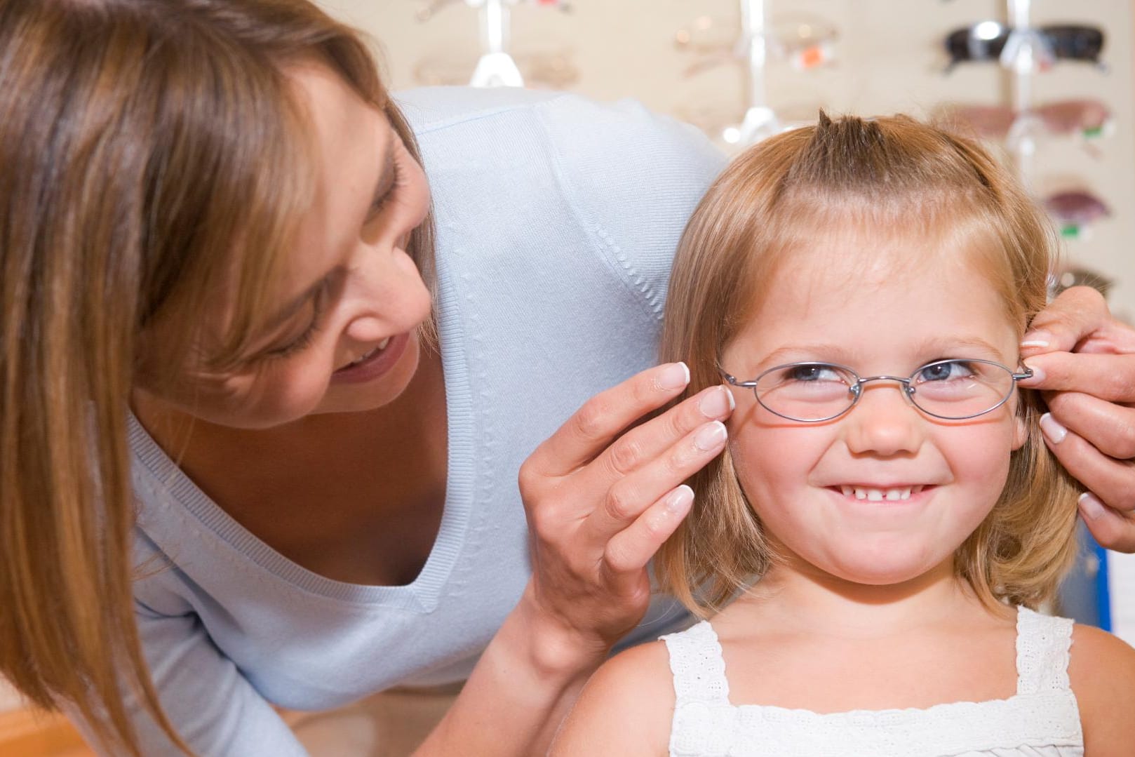 Eine Brille kann helfen, eine dauerhafte Sehschwäche zu verhindern.