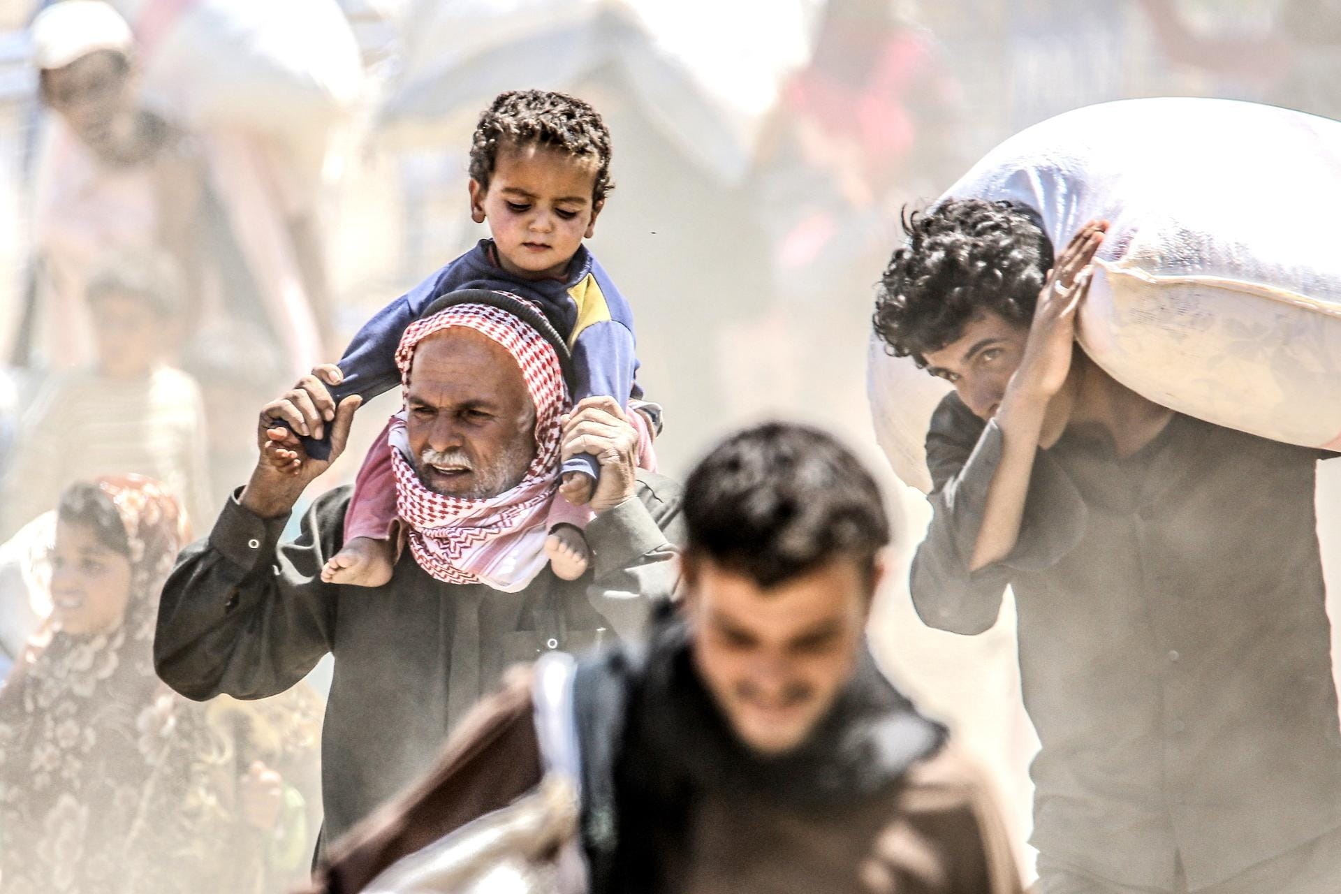 Nach vier Jahren Bürgerkrieg in Syrien steigen die Flüchtlingszahlen derzeit wieder dramatisch an. Nach vier Jahren Bürgerkrieg in Syrien steigen die Flüchtlingszahlen derzeit wieder dramatisch an.